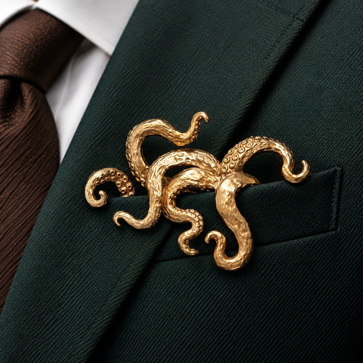 🐊✨ Luxury Sculpted Animal Brooch – Premium Statement Piece for Suits & Blazers