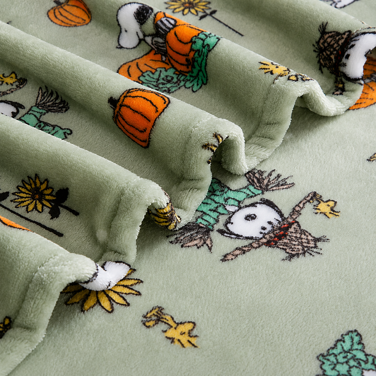 🍂Peanuts Harvest Plush Throw