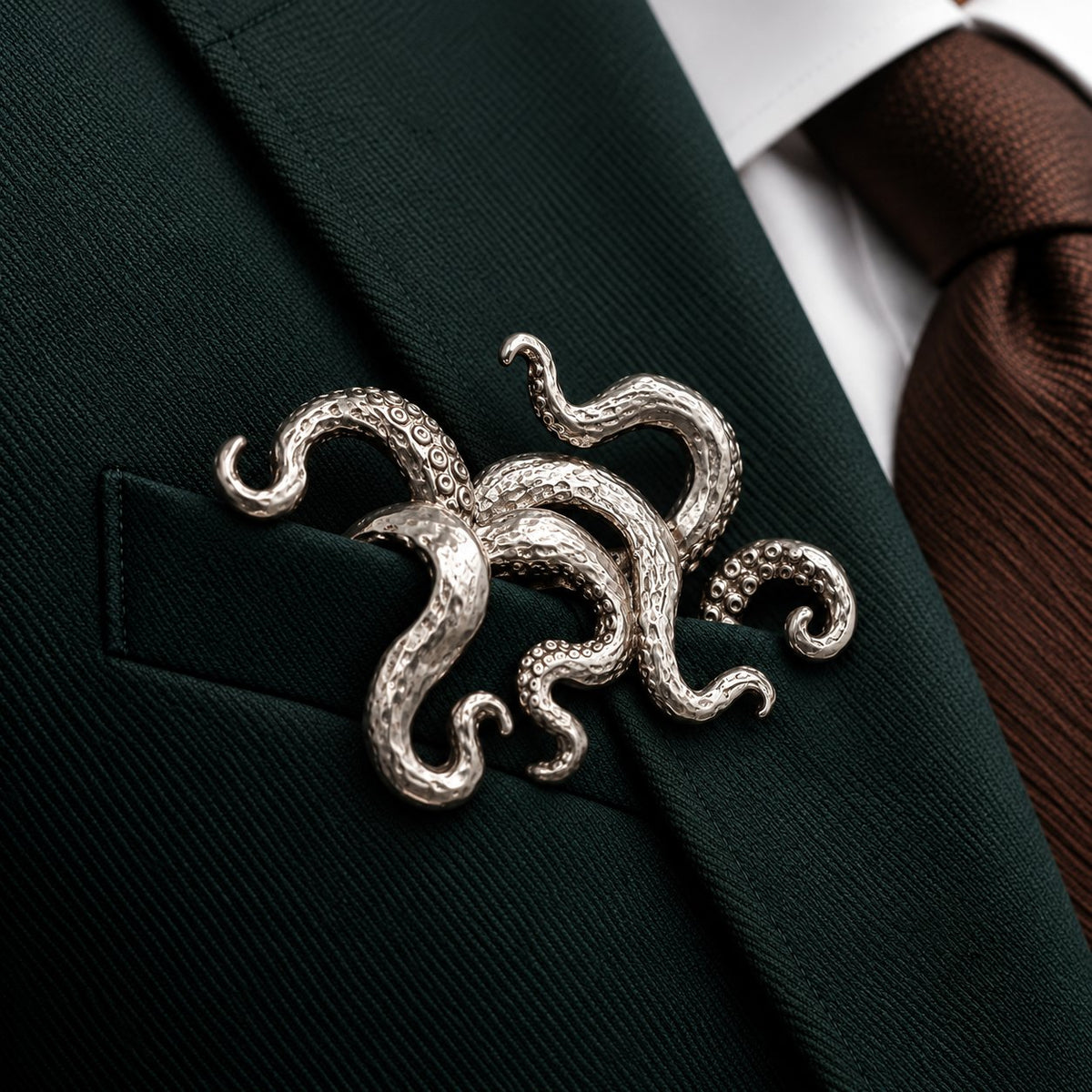 🐊✨ Luxury Sculpted Animal Brooch – Premium Statement Piece for Suits & Blazers