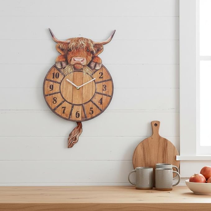 🐄 Swinging Tail Highland Cow Wall Clock – Rustic Farmhouse Decor