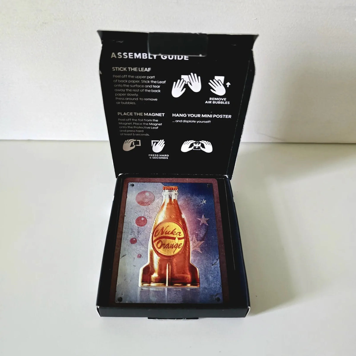 Displate Shard Secret Drop Series 1 - Fallout Nuka Orange