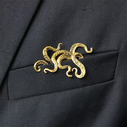 🐯 Peekaboo Animal Pocket Brooch – Sculpted Suit & Blazer Accent
