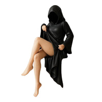 Black-robed Queen (legs crossed) - Black