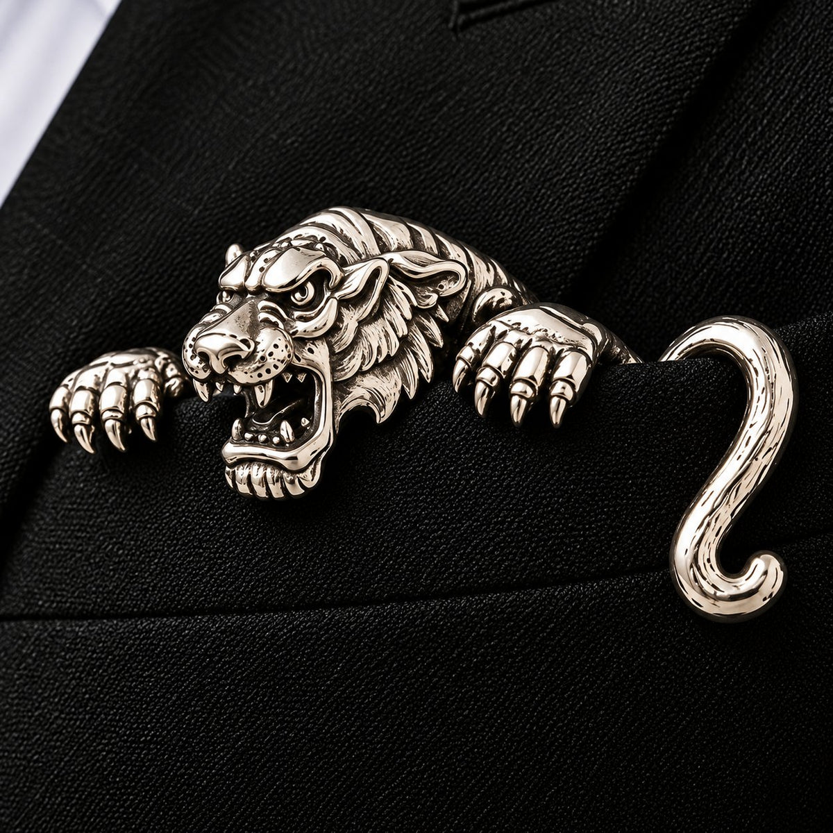 🐊✨ Luxury Sculpted Animal Brooch – Premium Statement Piece for Suits & Blazers