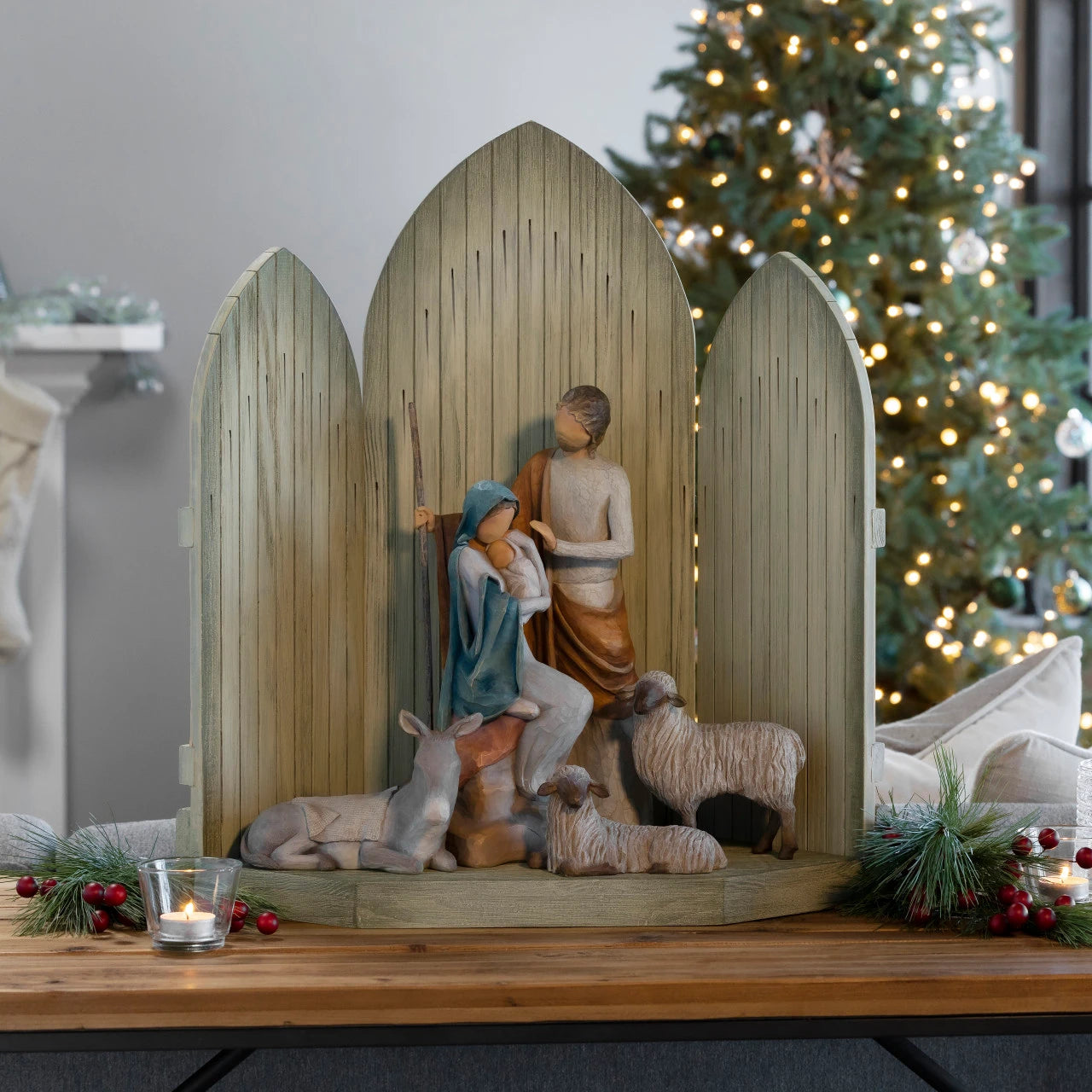 Nativity Premier plus Elevated Angels, 25-piece Set