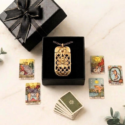 ✨ Secret Tarot Locket Necklace – Vintage Pendant with Mini Tarot Cards