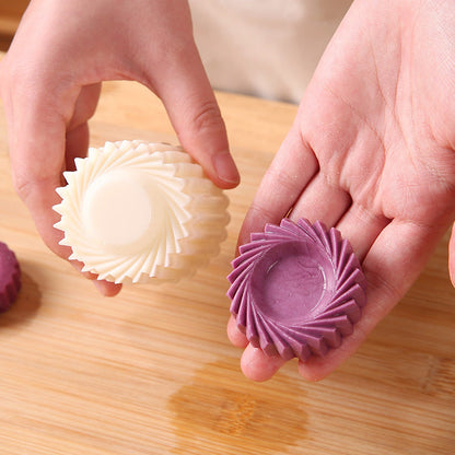🥳2026 HOT SALE🥳🎂Creative Double-Ended Pastry Mold