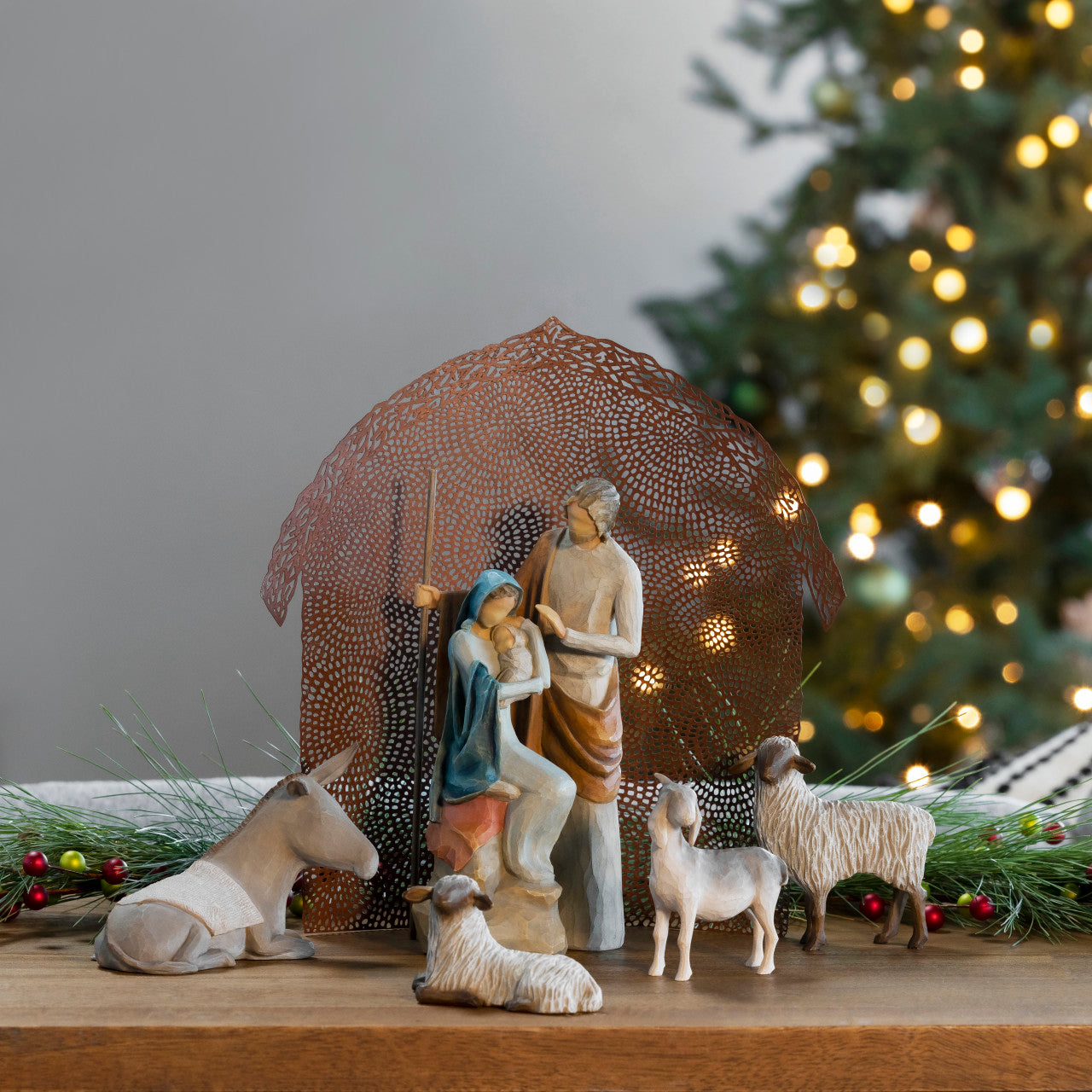 Nativity Premier plus Elevated Angels, 25-piece Set